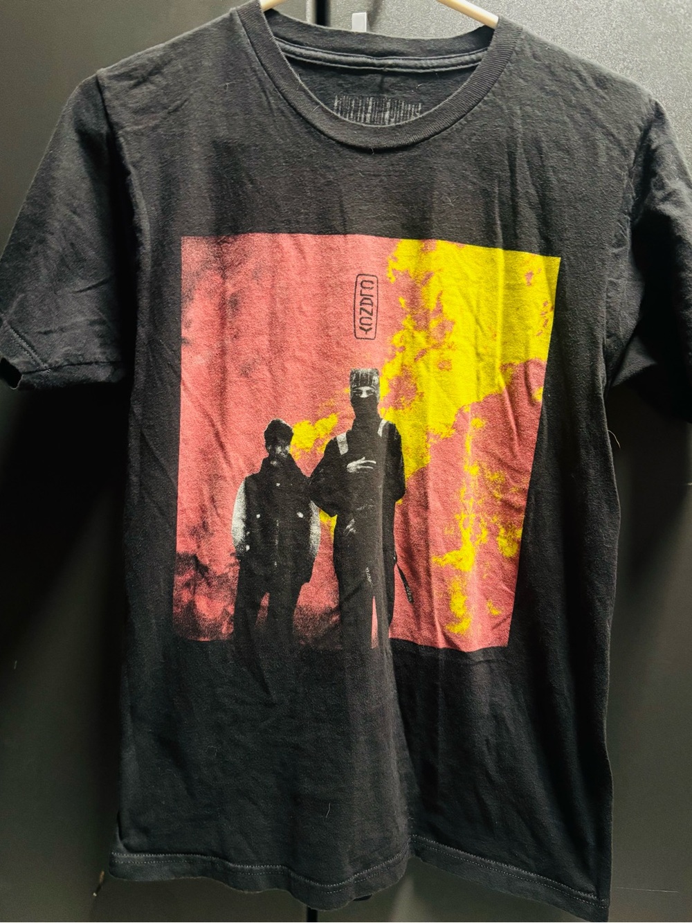 21 Pilots Clancy Tour Official Merchandise Graphic unisex Small T-Shirt